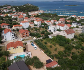 Holiday house in Drage with sea view, balcony, air conditioning,W-LAN 571-1